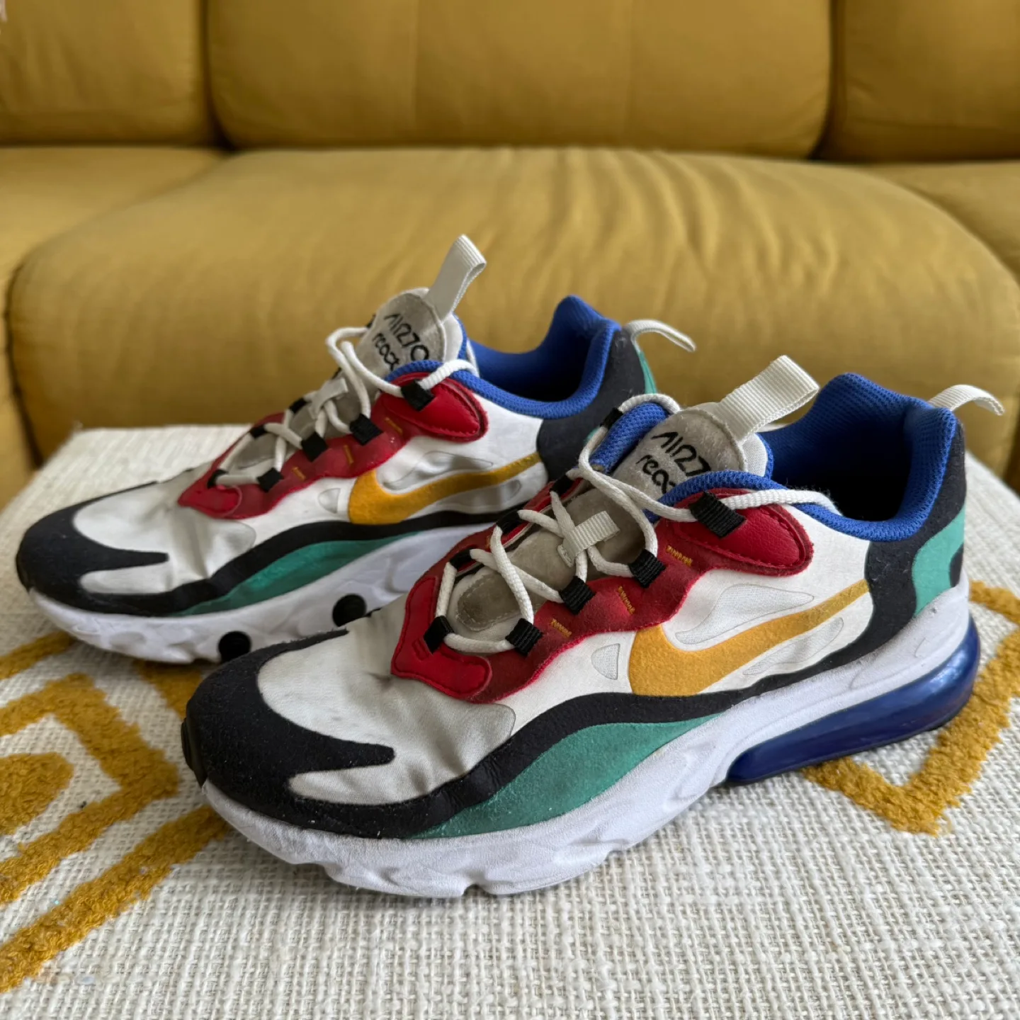 Nike Air Max 270 React Youth Size 6Y thumbnail
