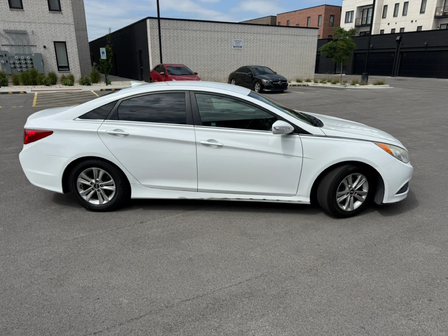 White Hyundai Sonata Sedan 2014 - photo 4