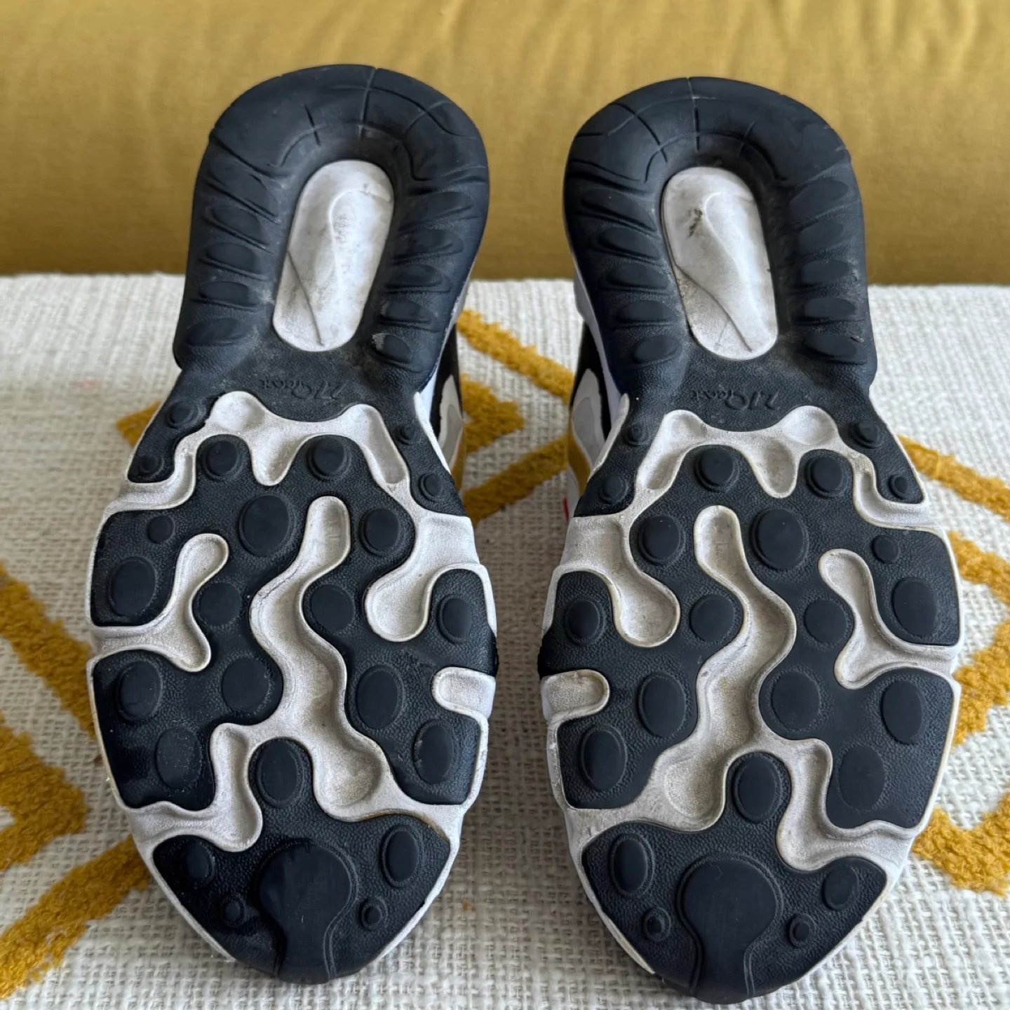 Nike Air Max 270 React Kids Size 6Y image indicator(5)