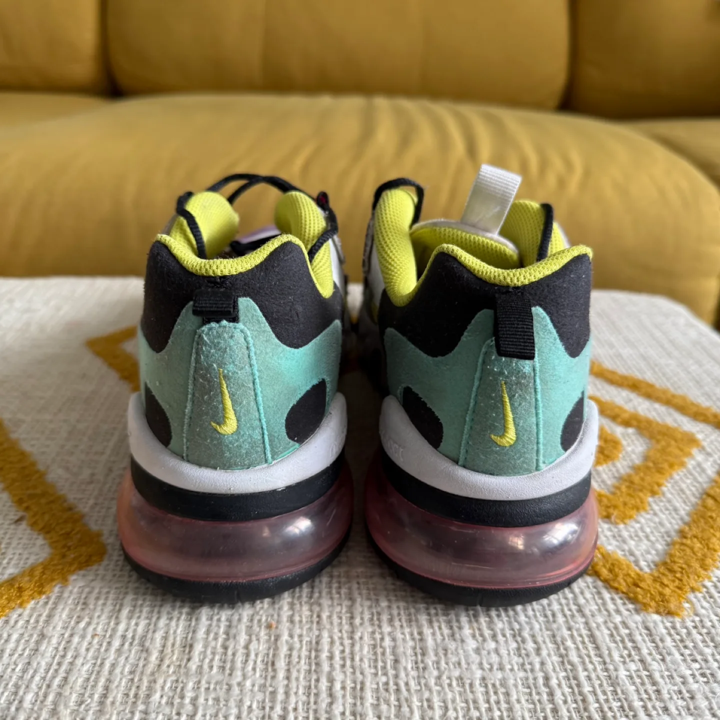 Nike Air Max 270 React Kids Size 6Y image indicator(4)