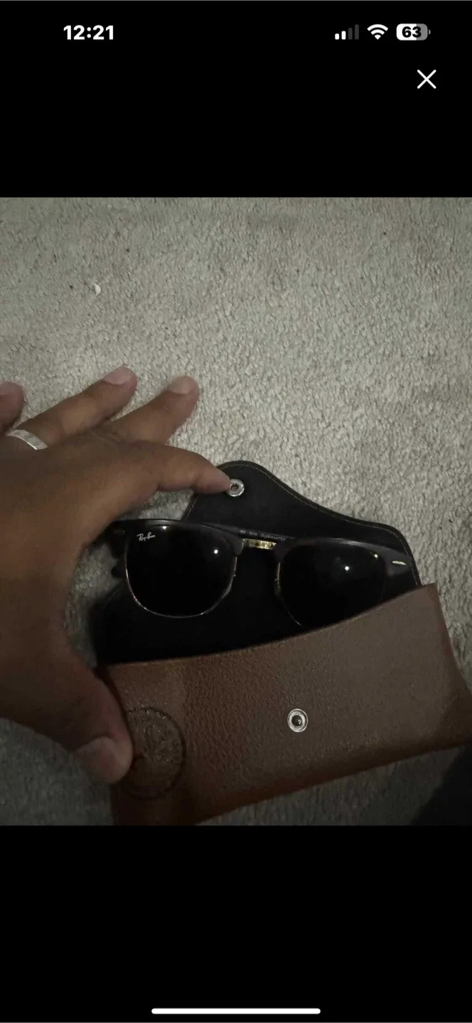 Ray-Ban Clubmaster Sunglasses with Case image indicator(3)