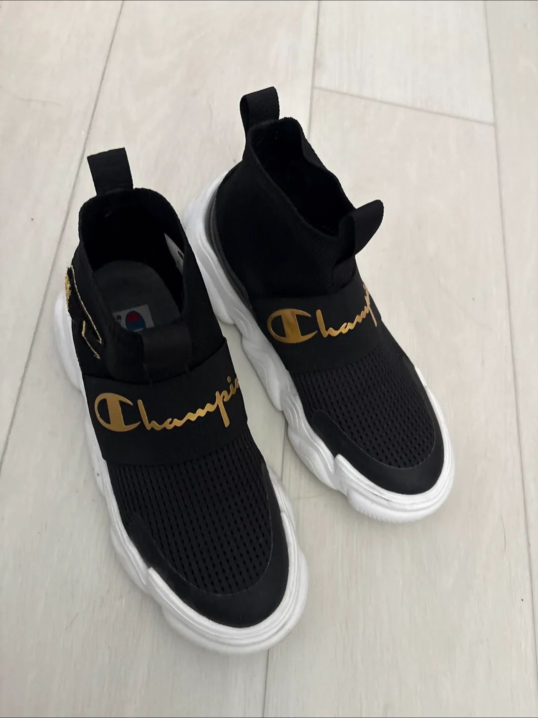 Champion Black/Gold Sneakers - Size 37.5 image indicator(2)