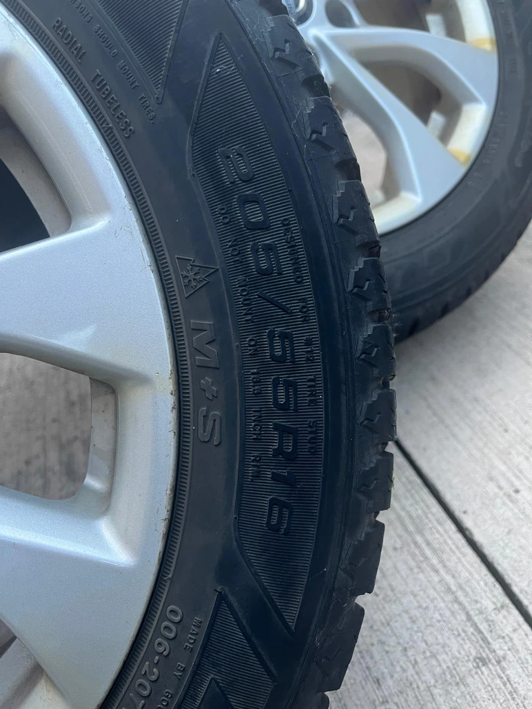 Nissan Wheels with Winter Tires 205/55R16 - photo 5