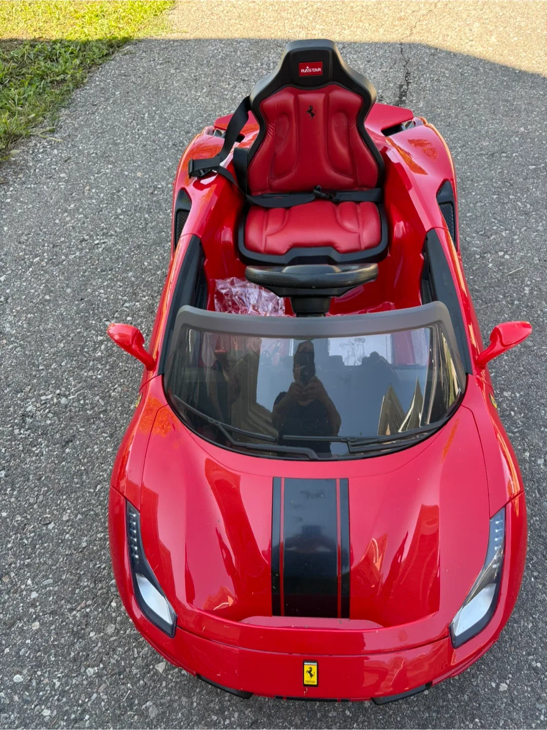 Ferrari 488 Pista Spider Kids Ride(12V)-On Car – Brand New image indicator(2)