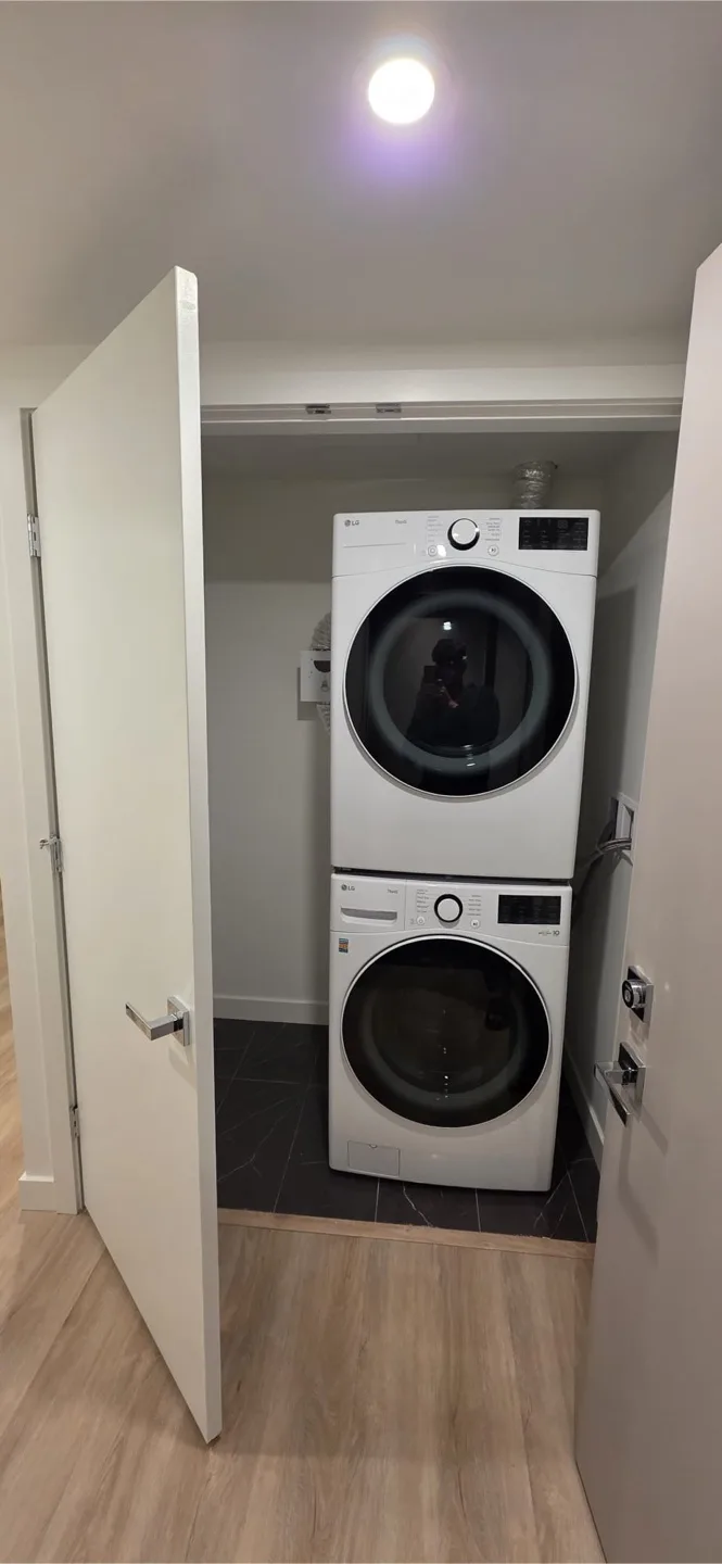 2 Bedroom 2 Bathroom Condo image indicator(2)