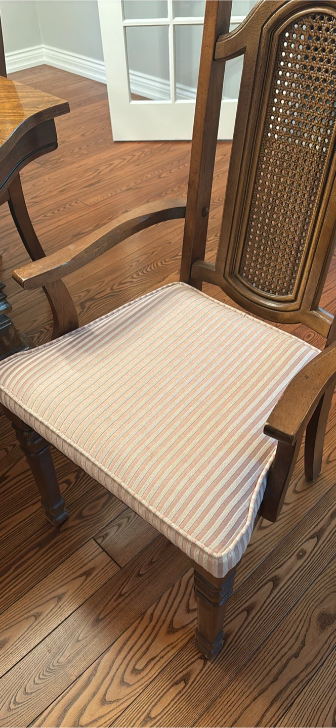 Dining Room Set with Hutch - photo 4