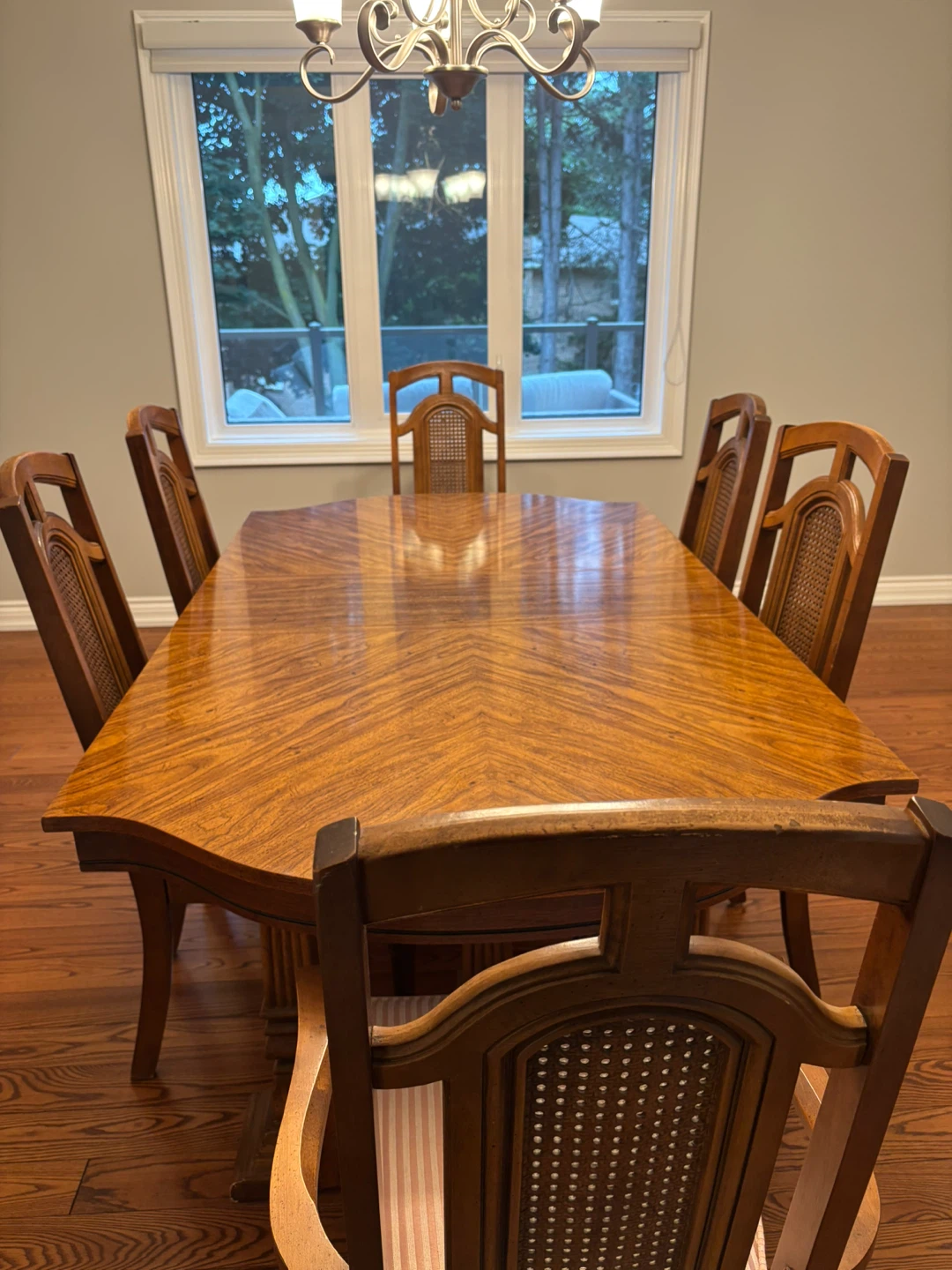 Dining Room Set with Hutch - photo 2