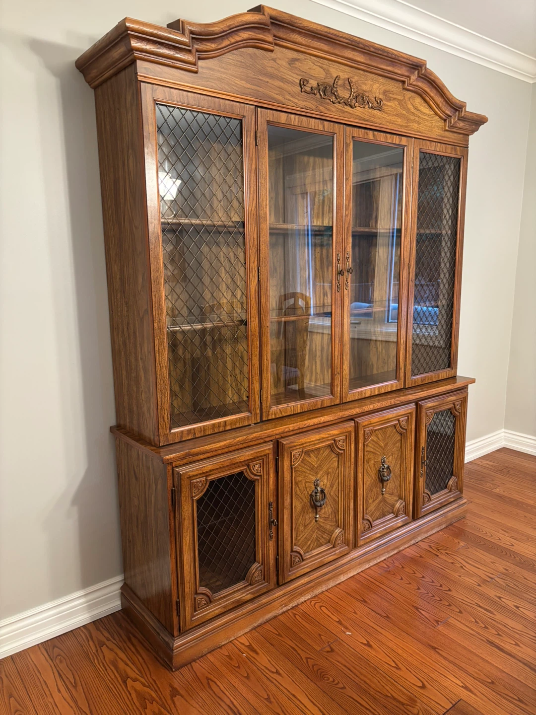 Dining Room Set with Hutch - photo 3