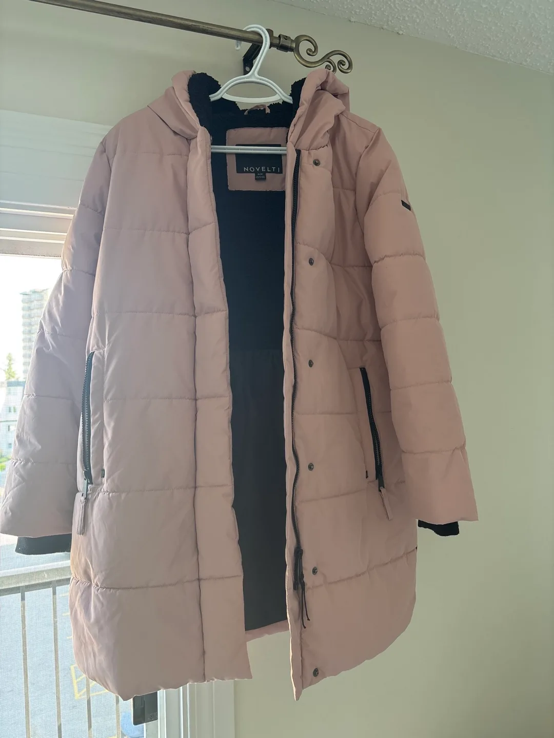 Novelti Puffer Coat - Size M image indicator(2)