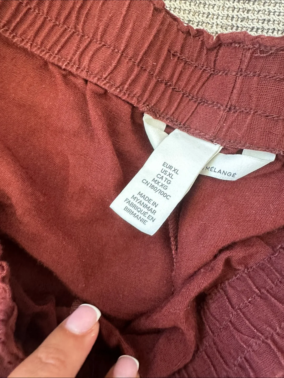 H&M Melange Maroon Shorts - Size XL image indicator(2)