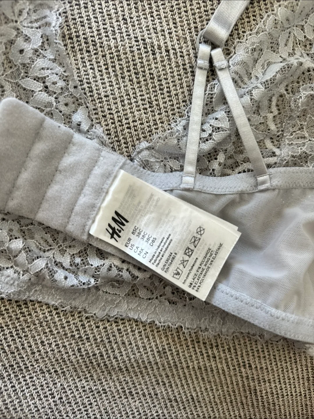 H&M Lace Bra - Size 85C image indicator(2)