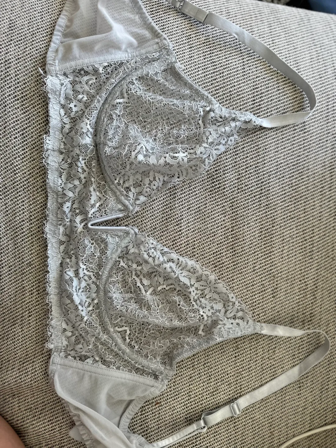 H&M Lace Bra - Size 85C