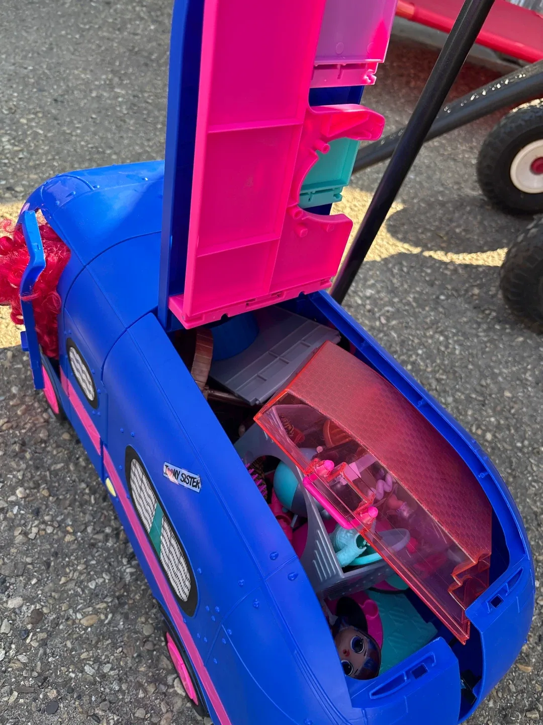 LOL OMG Glamper Camper Toy image indicator(3)