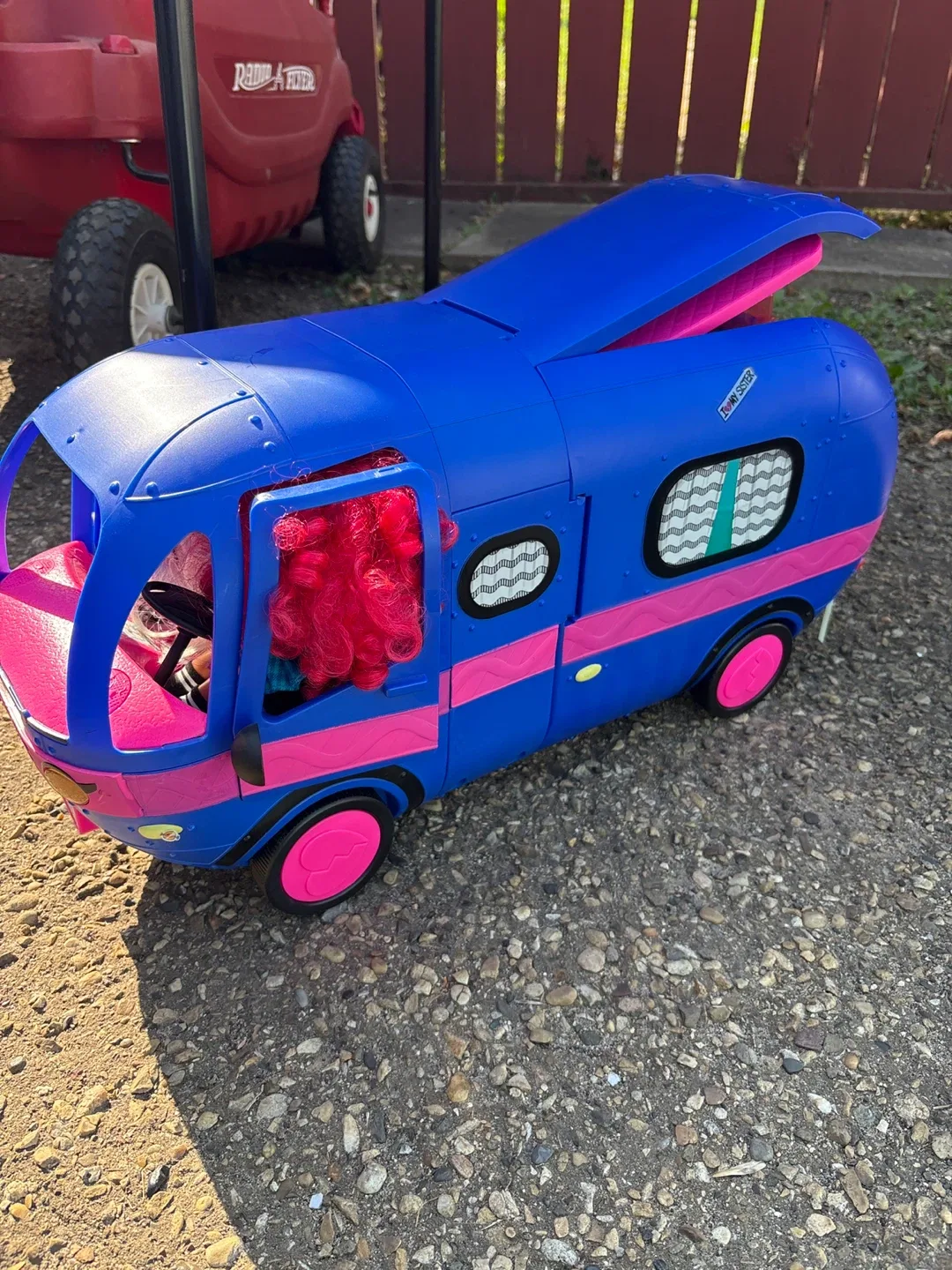 LOL OMG Glamper Camper Toy image indicator(2)