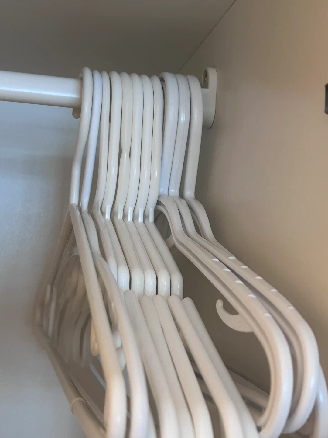 11 White Hangers