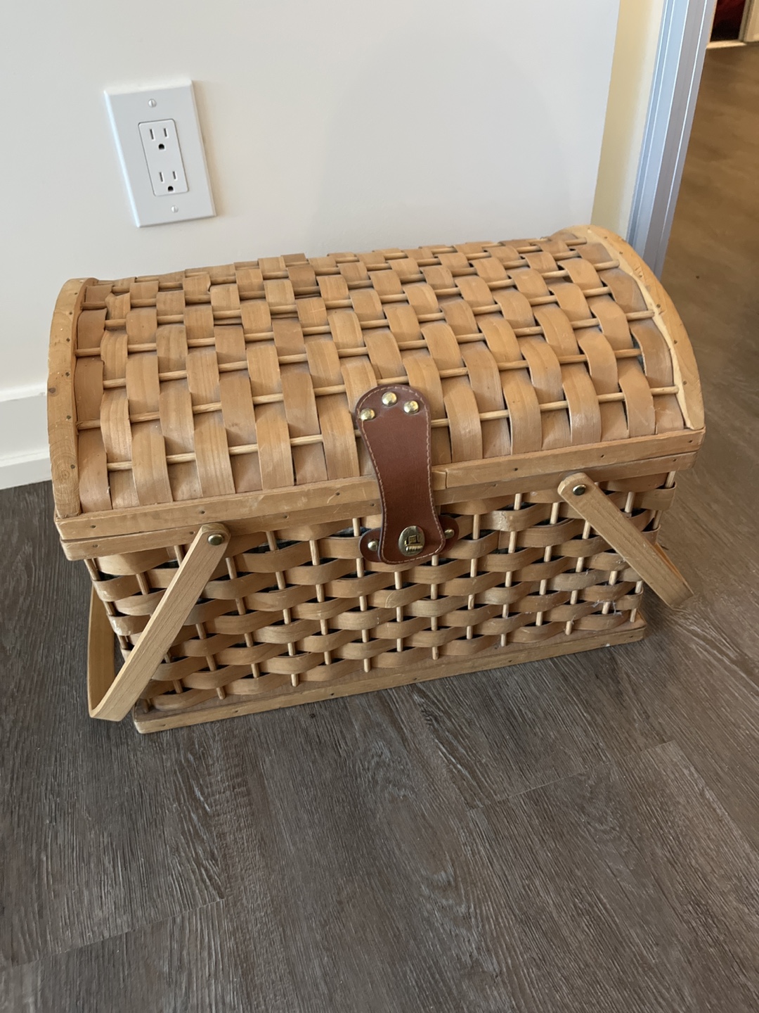 big vintage picnic basket