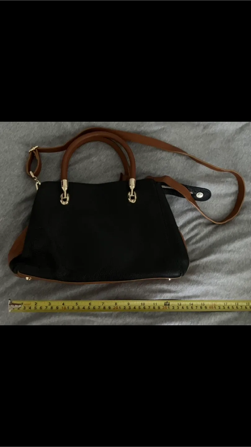 Black Valentina Italy Made Genuine Leather Purse 🇮🇹 👜 👛🖤 🍂 🍃 🍁🤎✨ image indicator(2)