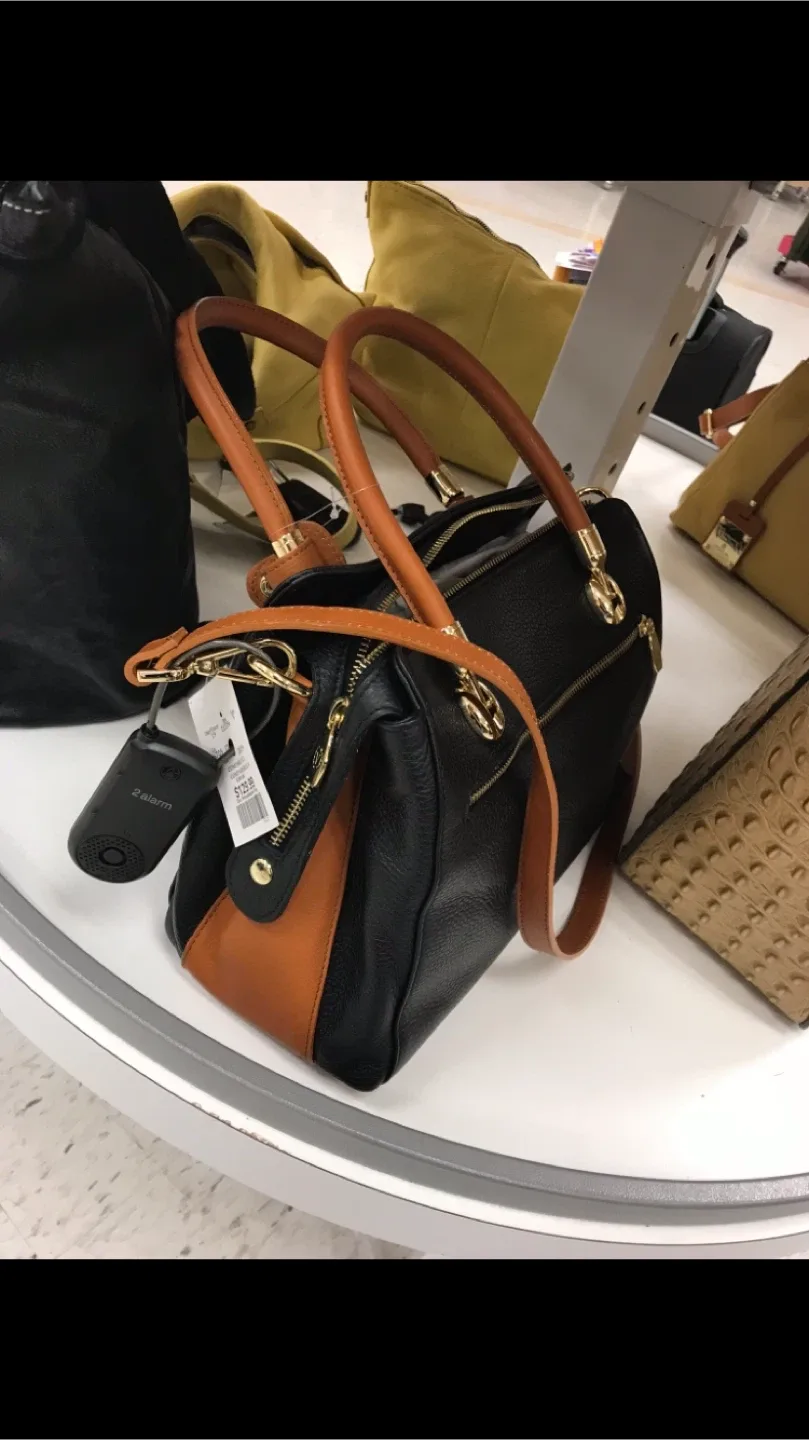 Black Valentina Italy Made Genuine Leather Purse 🇮🇹 👜 👛🖤 🍂 🍃 🍁🤎✨ image indicator(7)