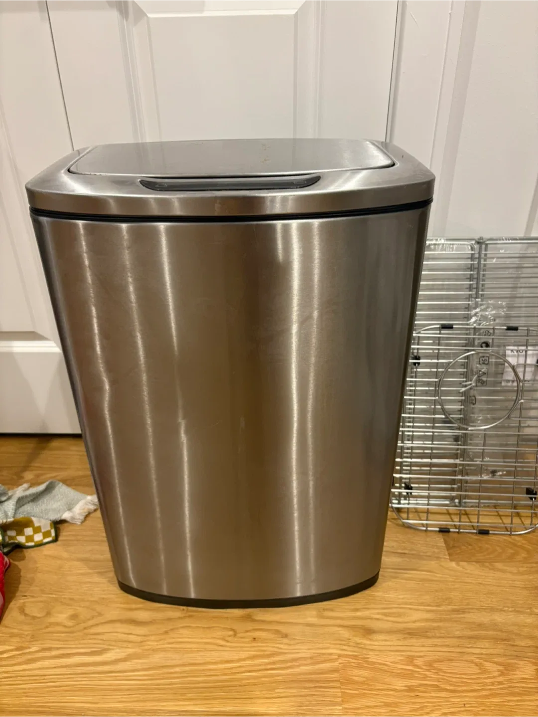 Automatic Stainless Steel Trash Can thumbnail