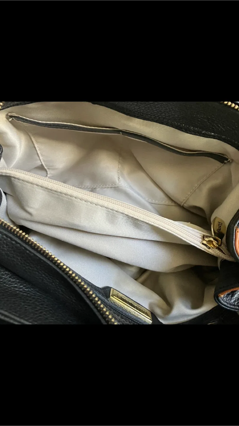 Black Valentina Italy Made Genuine Leather Purse 🇮🇹 👜 👛🖤 🍂 🍃 🍁🤎✨ image indicator(5)