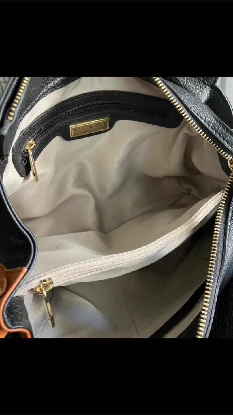 Black Valentina Italy Made Genuine Leather Purse 🇮🇹 👜 👛🖤 🍂 🍃 🍁🤎✨ image indicator(6)