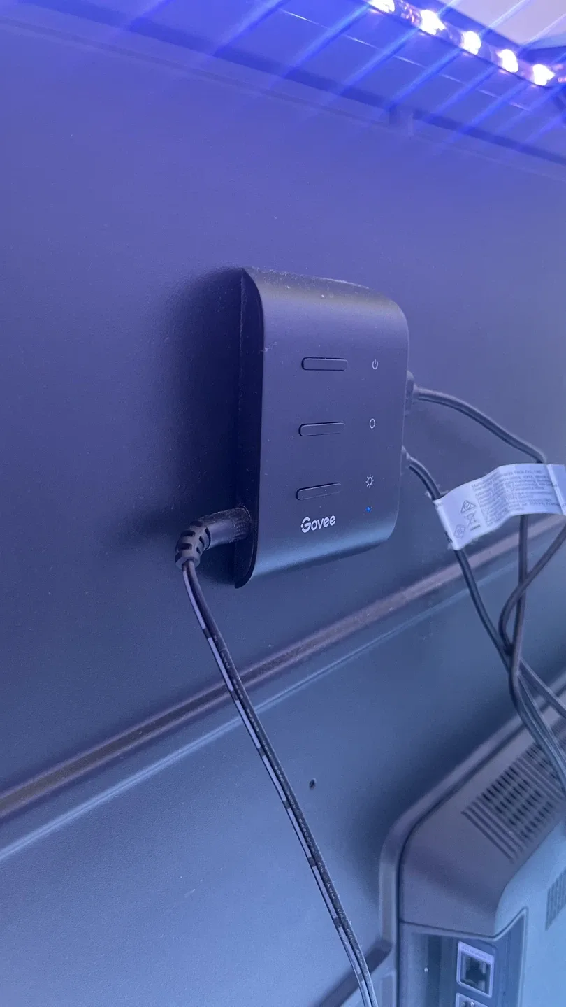 Amazon Fire TV 55" Omni Series + Govee TV LED Backlight image indicator(8)