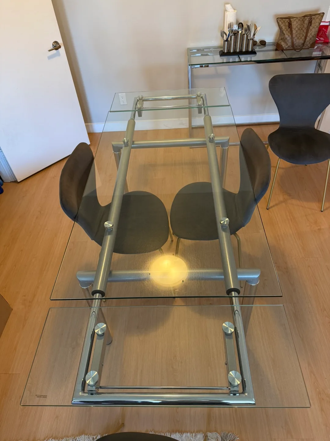 Glass Dining Table image indicator(2)