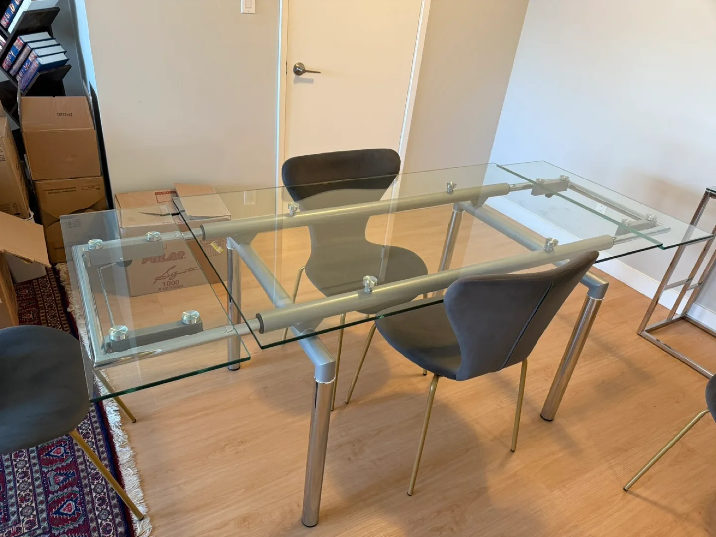 Glass Dining Table image indicator(4)