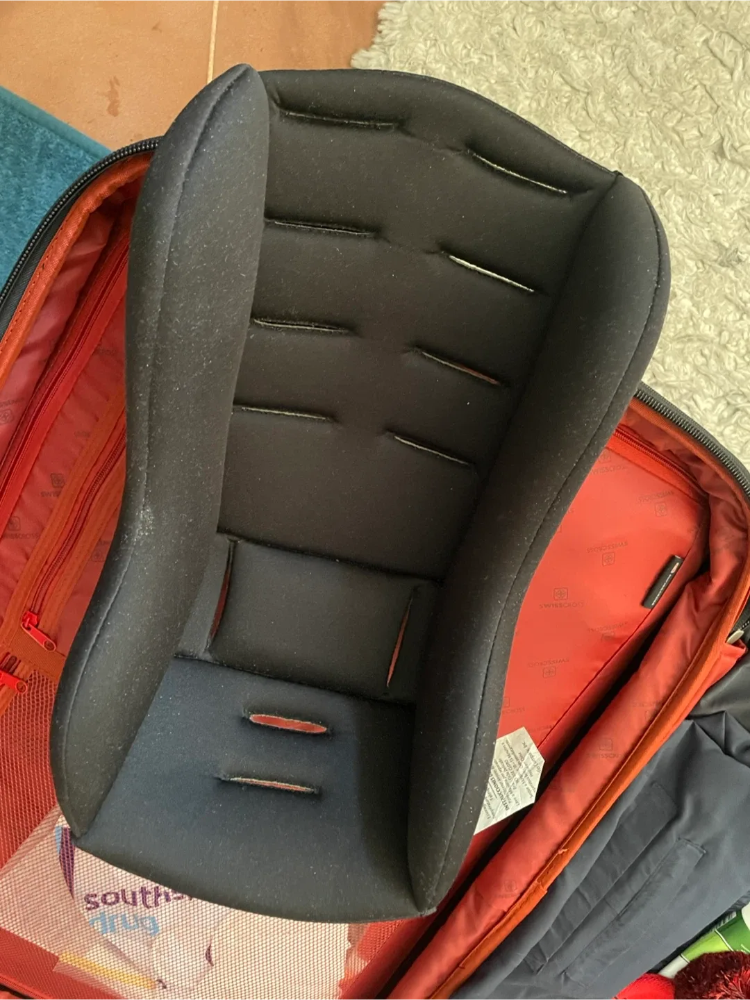 Infant Car Seat Insert - Black image indicator(2)