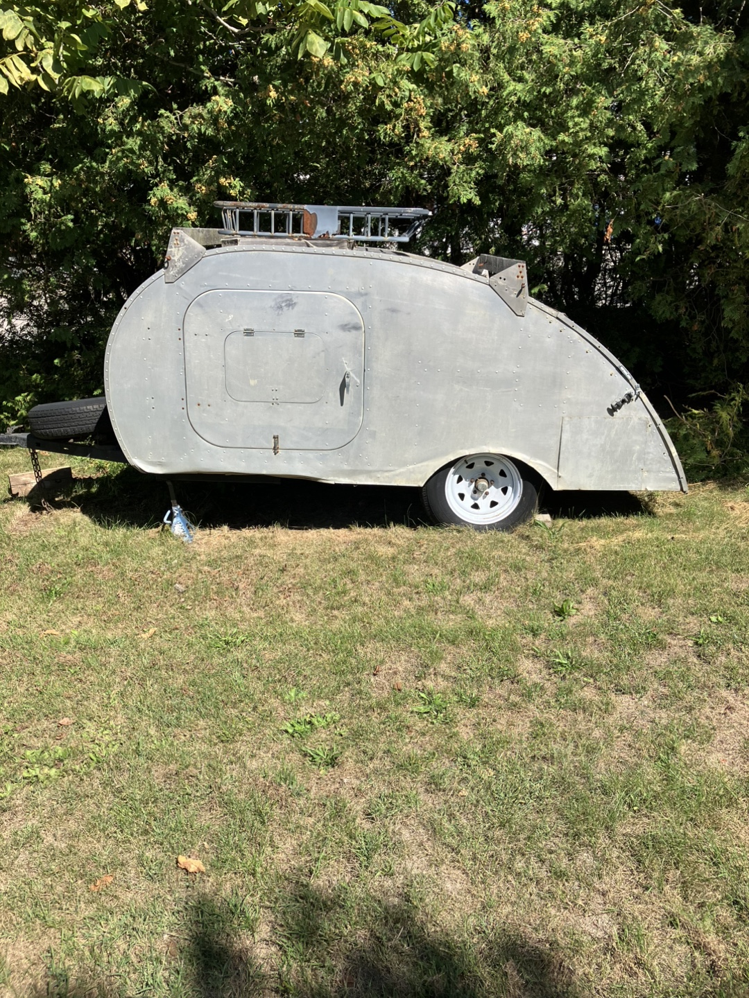 Camping trailer