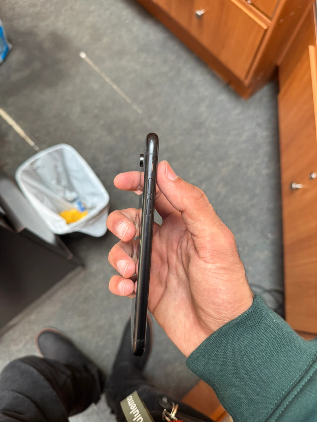 iPhone XR negotiable - photo 4