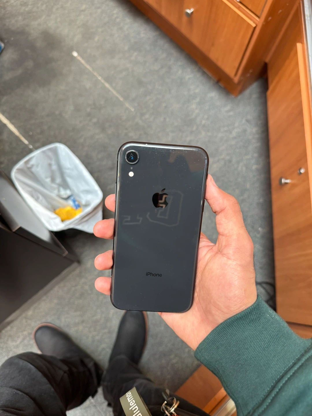 iPhone XR negotiable - photo 3