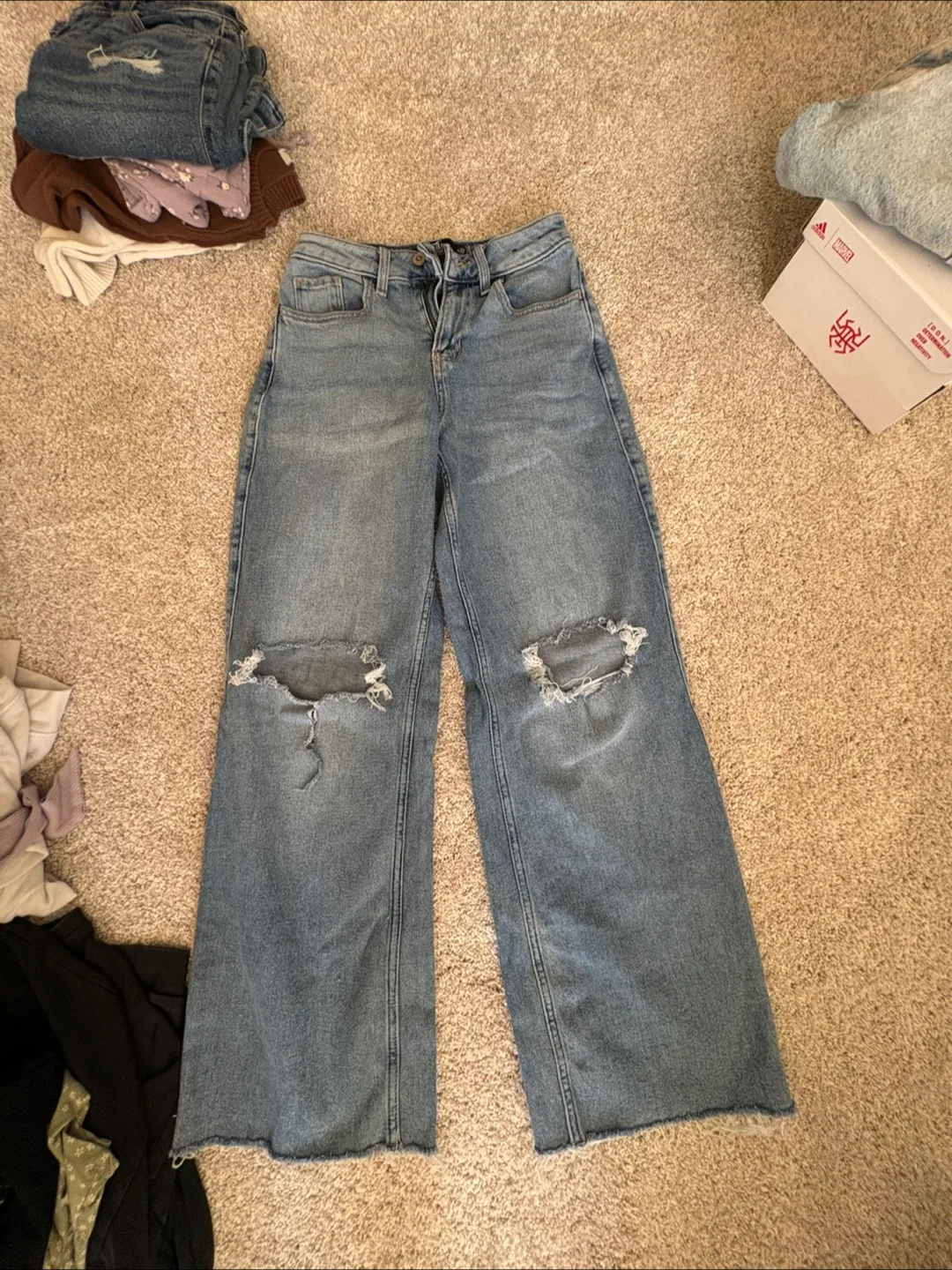 Hollister High-Rise Vintage Baggy Jeans - Size 23 thumbnail