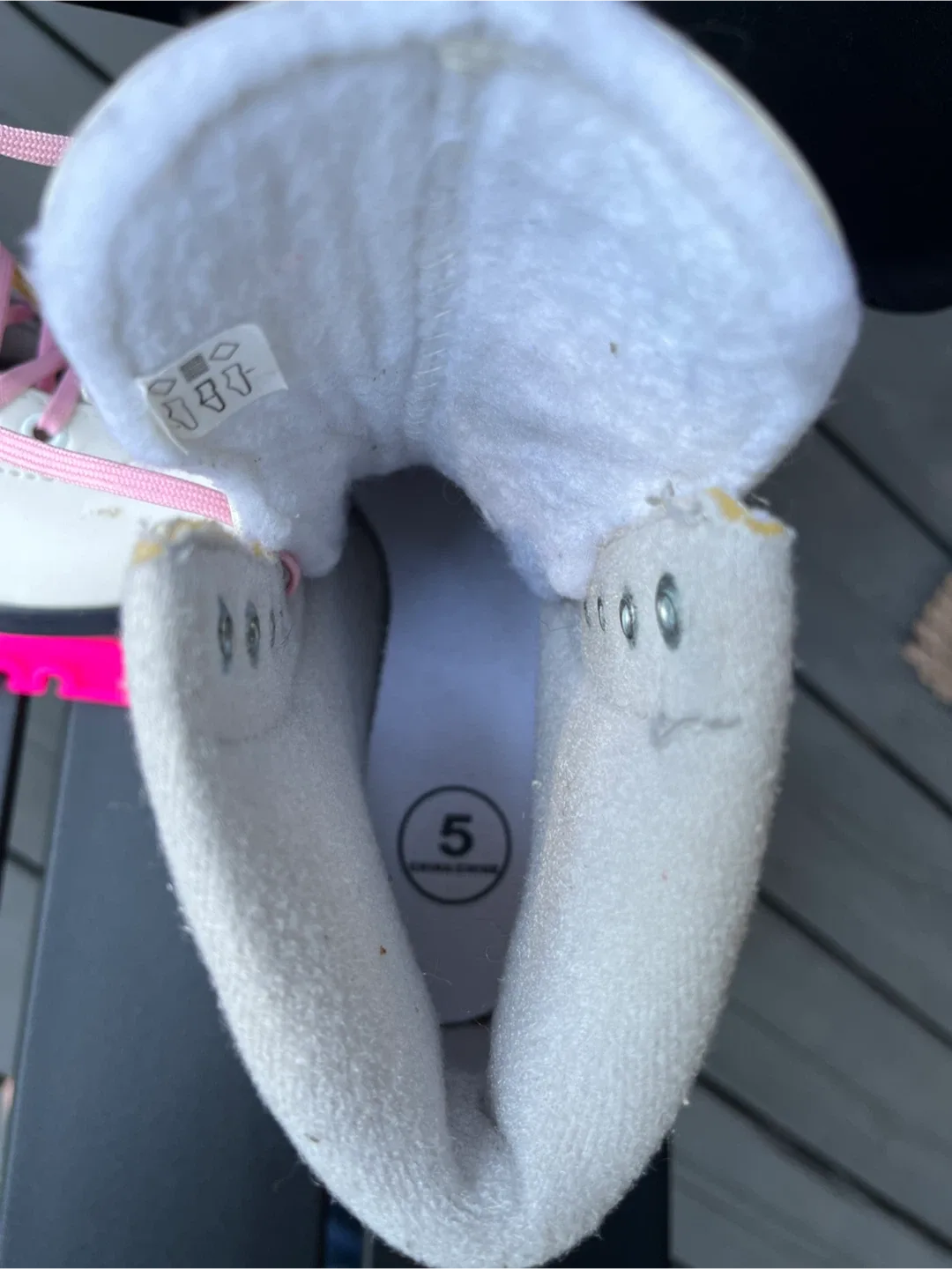 Ice Skates - Size 5 image indicator(3)