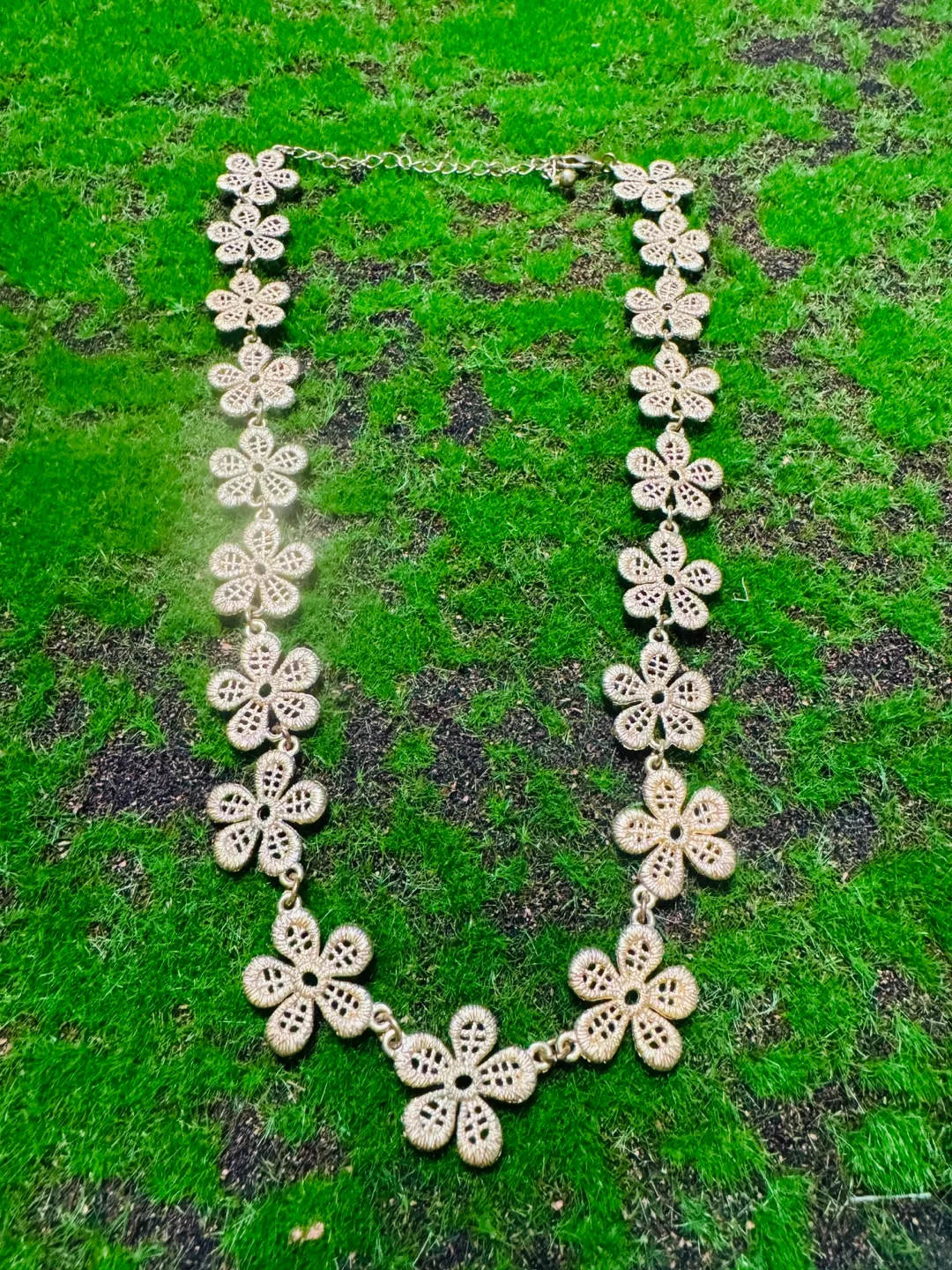 Gold Flower metal Necklace thumbnail