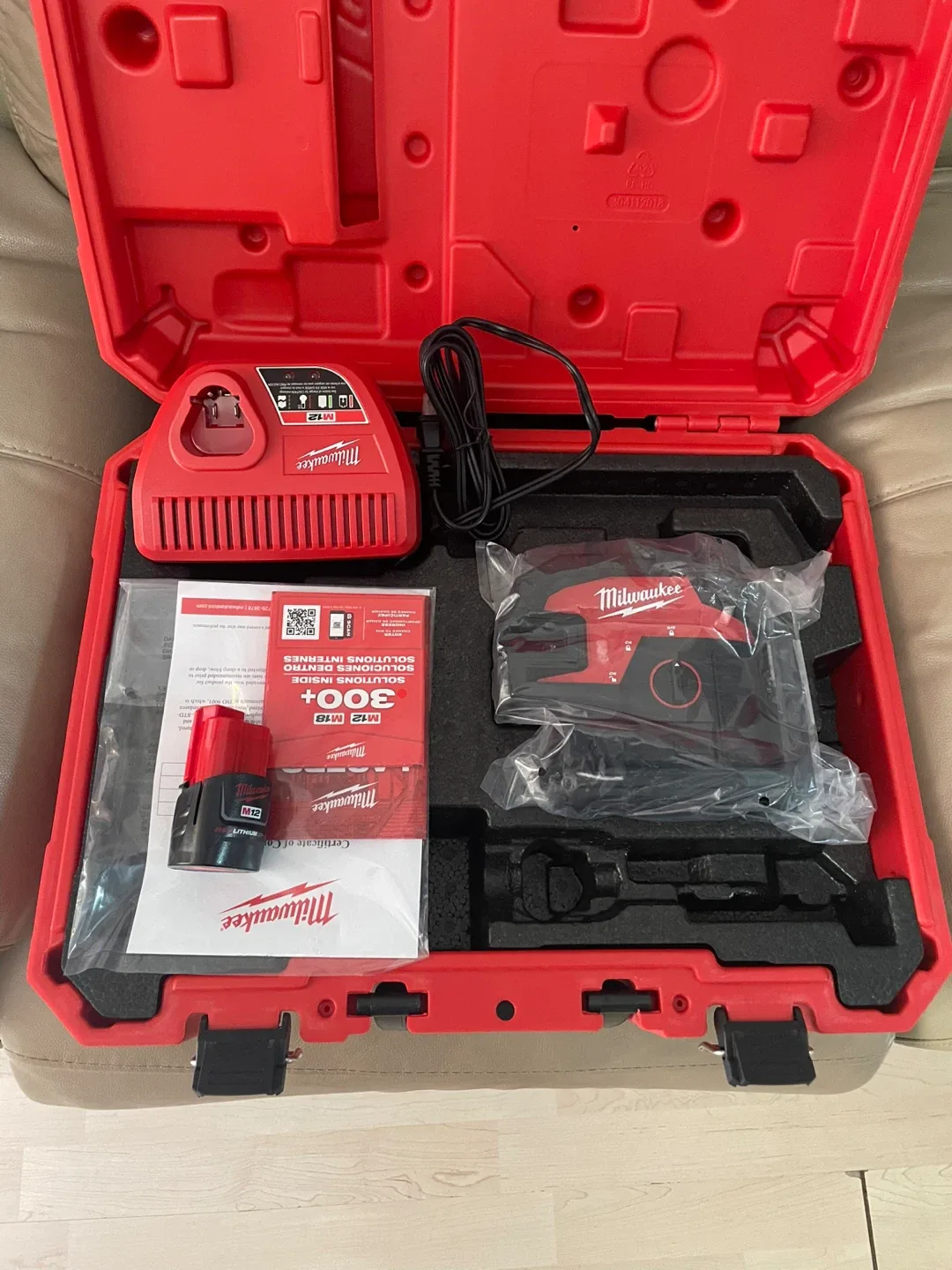 Milwaukee Green Cross Line & 4-Point Laser Level Kit
