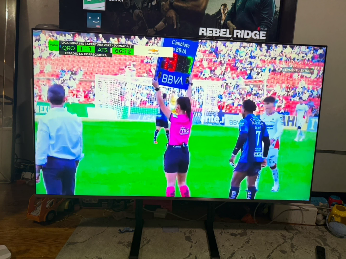 Smart tv 65”
