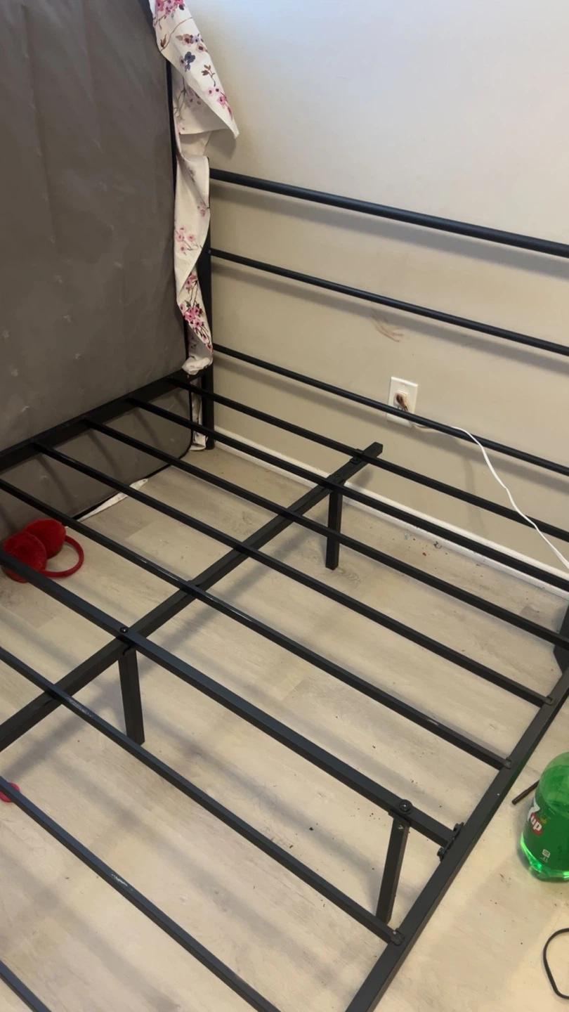 Metal Bed Frame - Black (Queen size) - photo 4