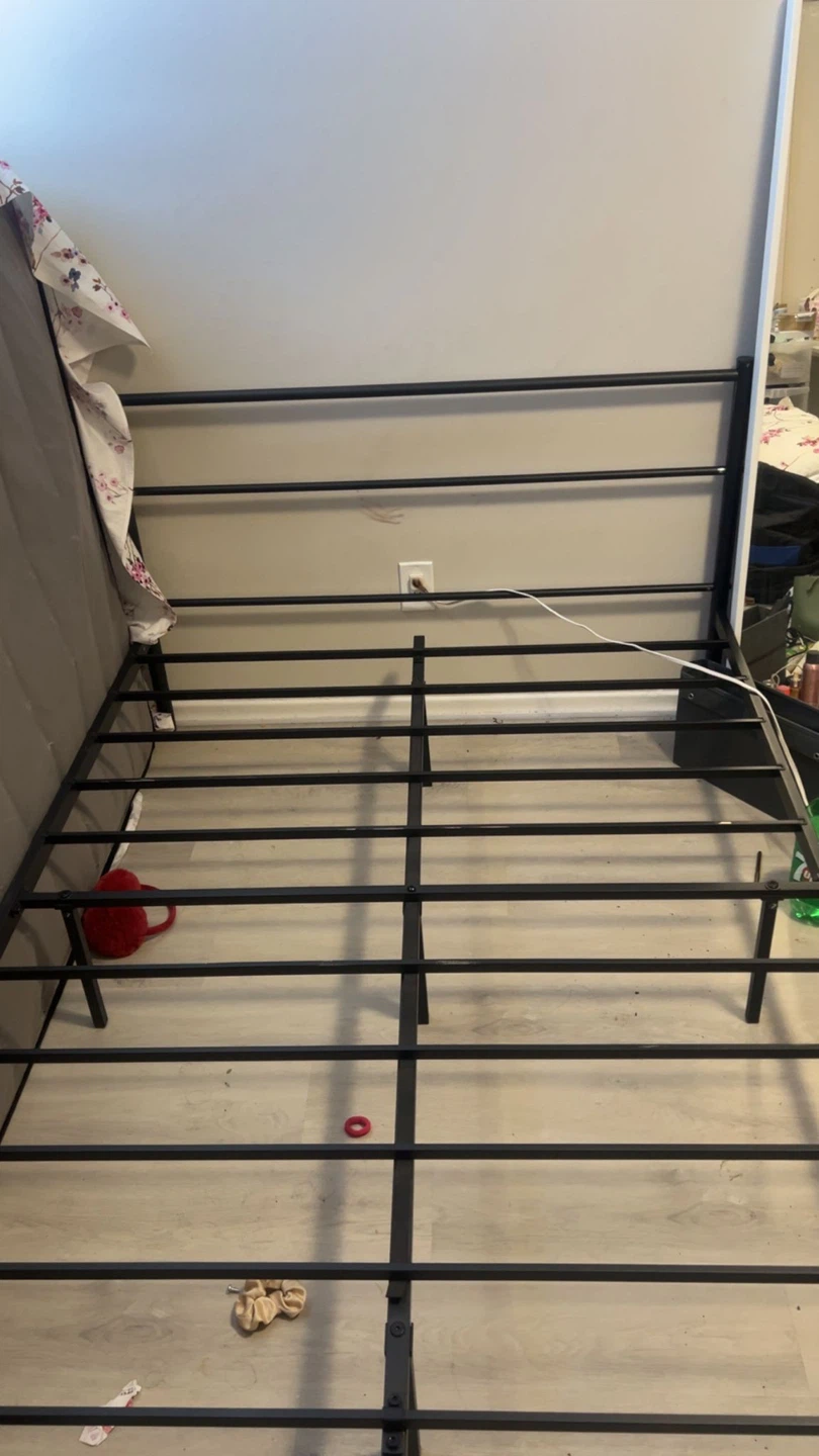 Metal Bed Frame - Black (Queen size) - photo 2
