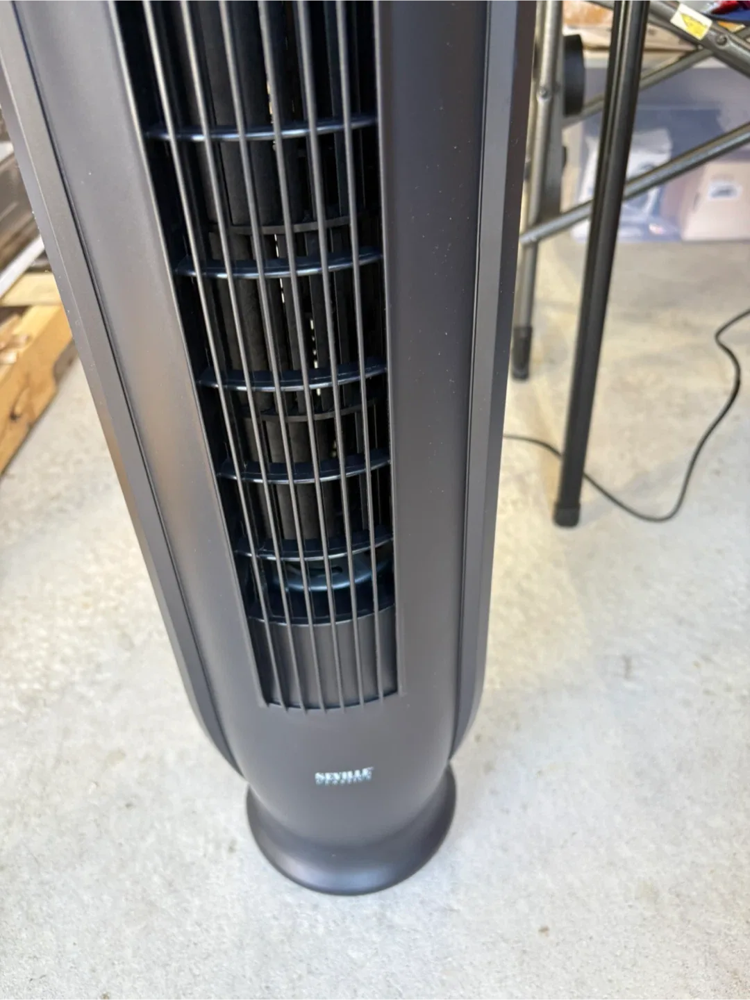 Seville Classics UltraSlimline Tower Fan image indicator(2)