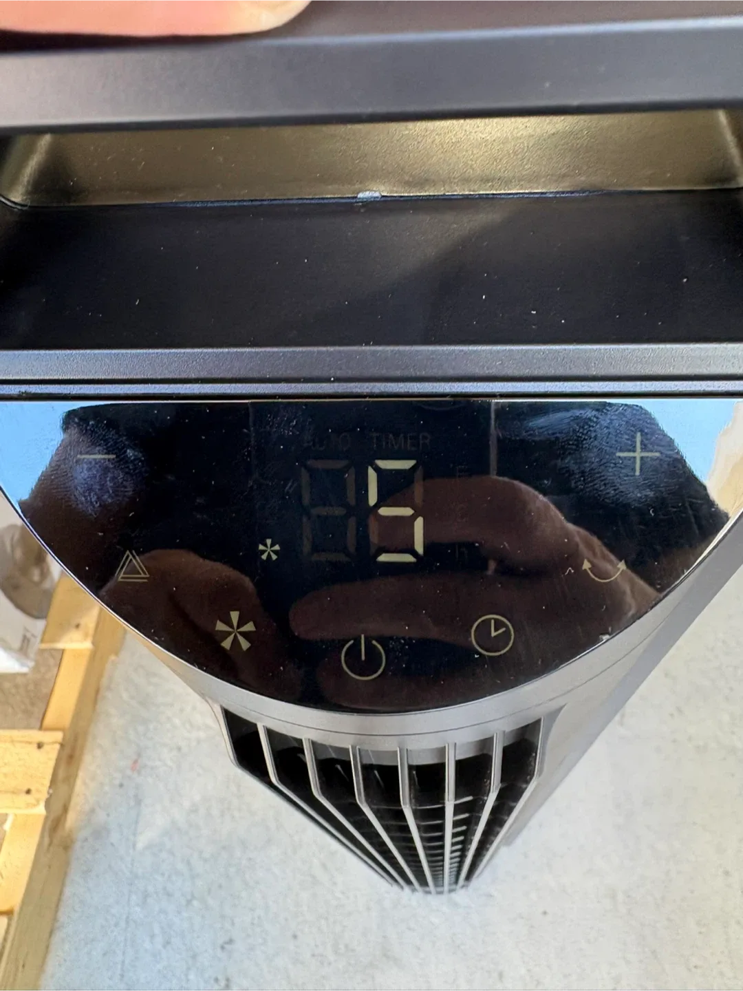 Seville Classics UltraSlimline Tower Fan image indicator(3)