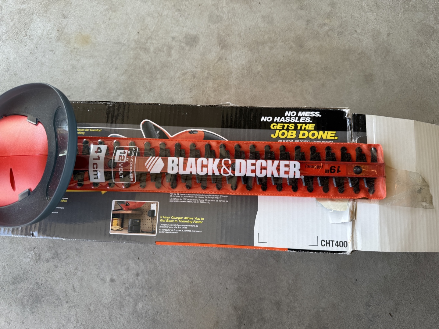 Black & Decker Cordless Hedge Trimmer 19” - photo 2