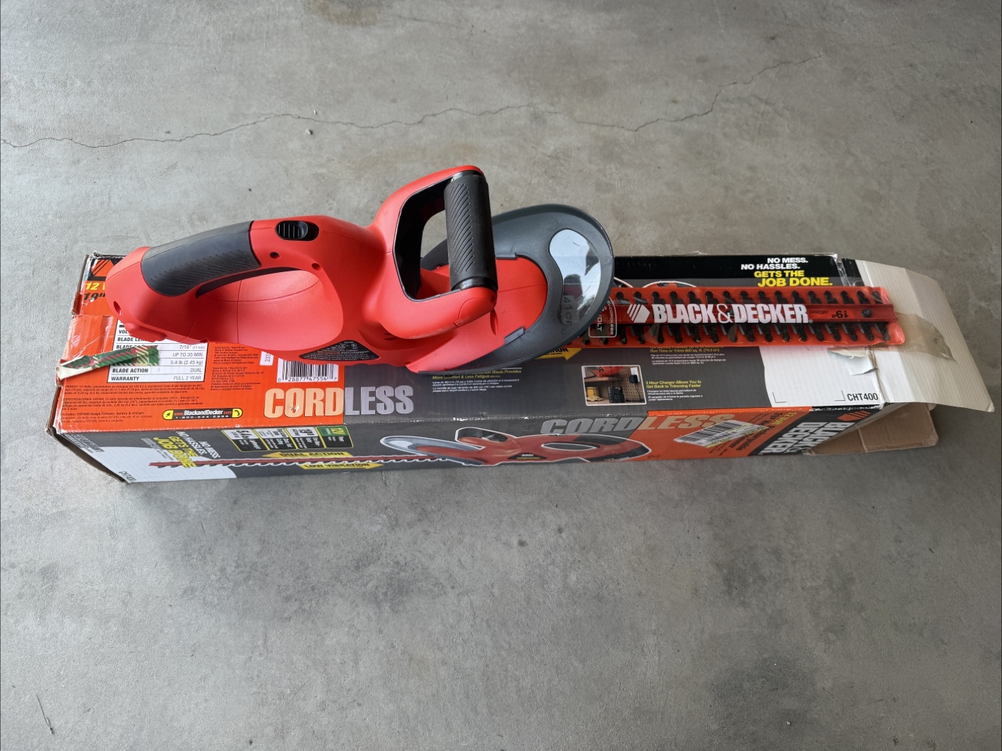 Black & Decker Cordless Hedge Trimmer 19”