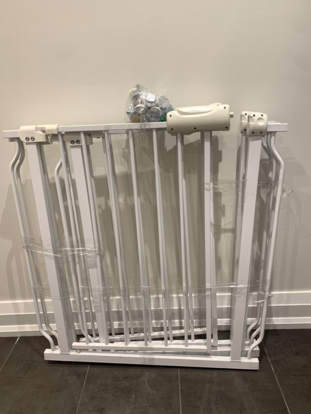 3 PACK of pressure mount baby gates - photo 2