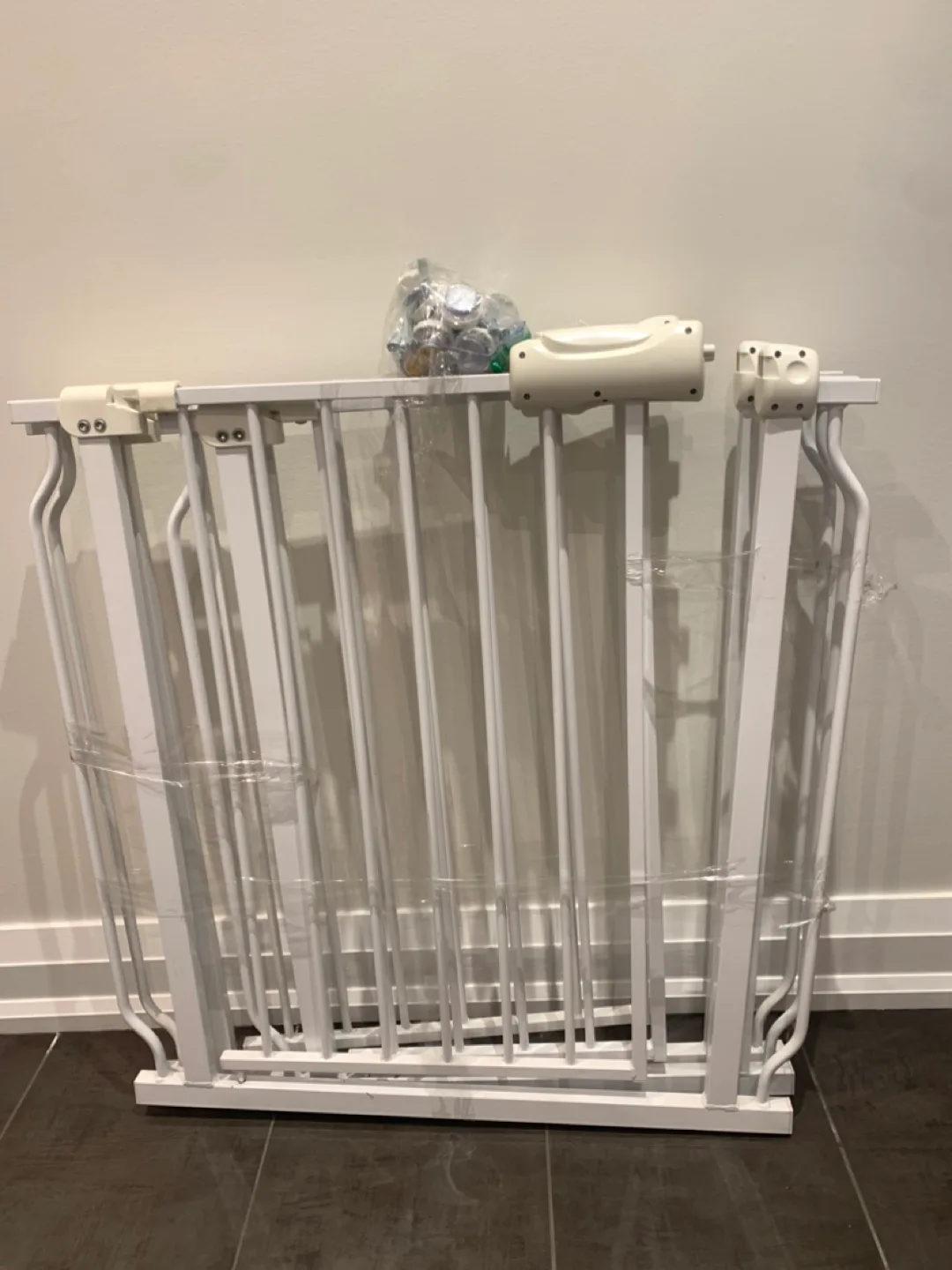 3 PACK of pressure mount baby gates image indicator(2)