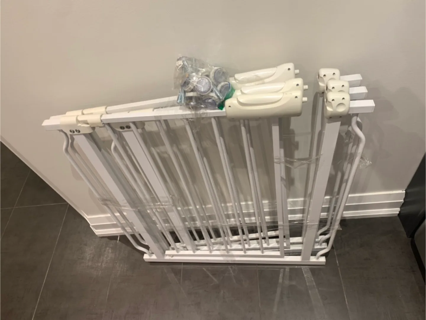 3 PACK of pressure mount baby gates thumbnail