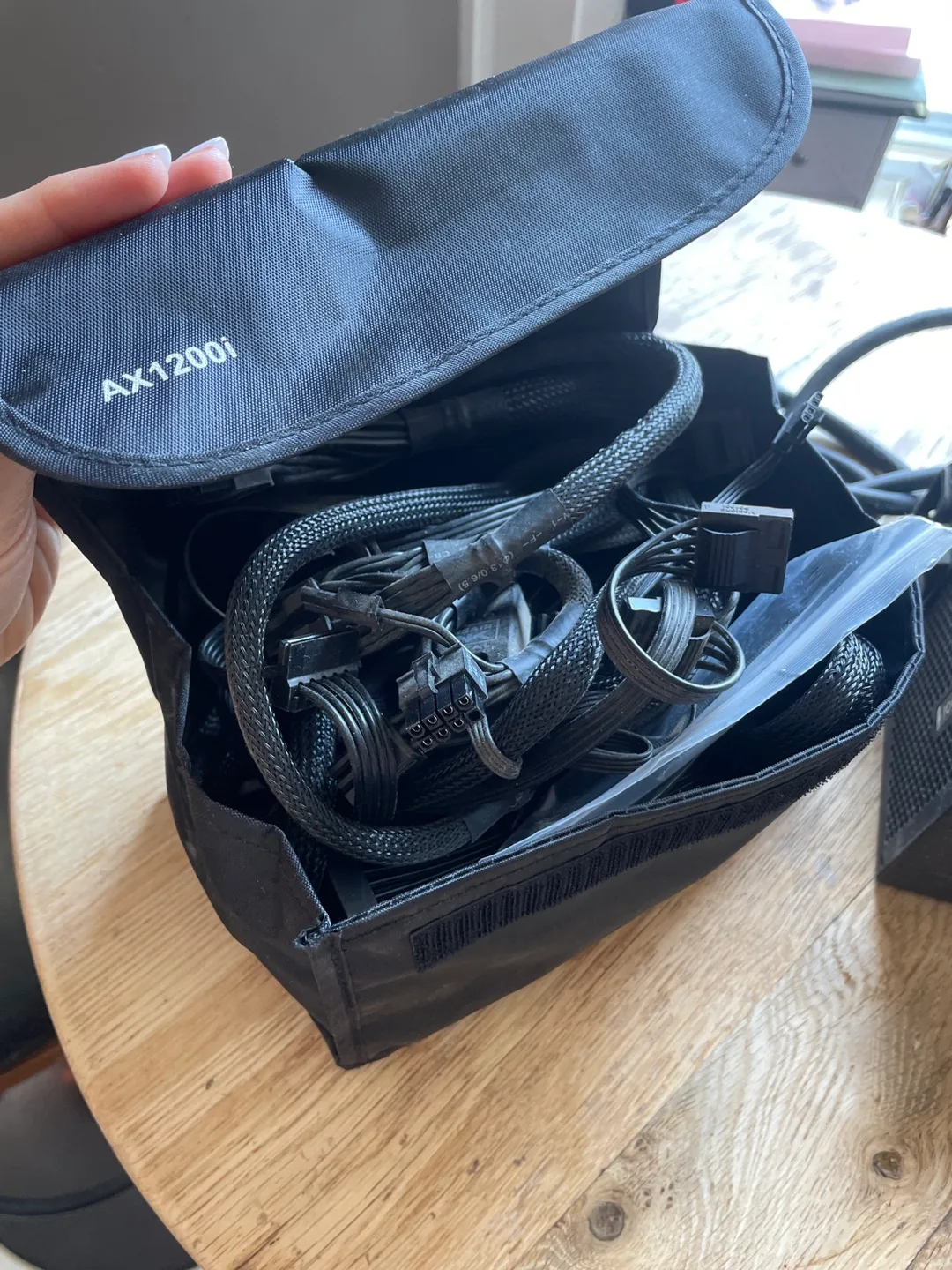 Corsair AX1200i Power Supply Unit image indicator(2)