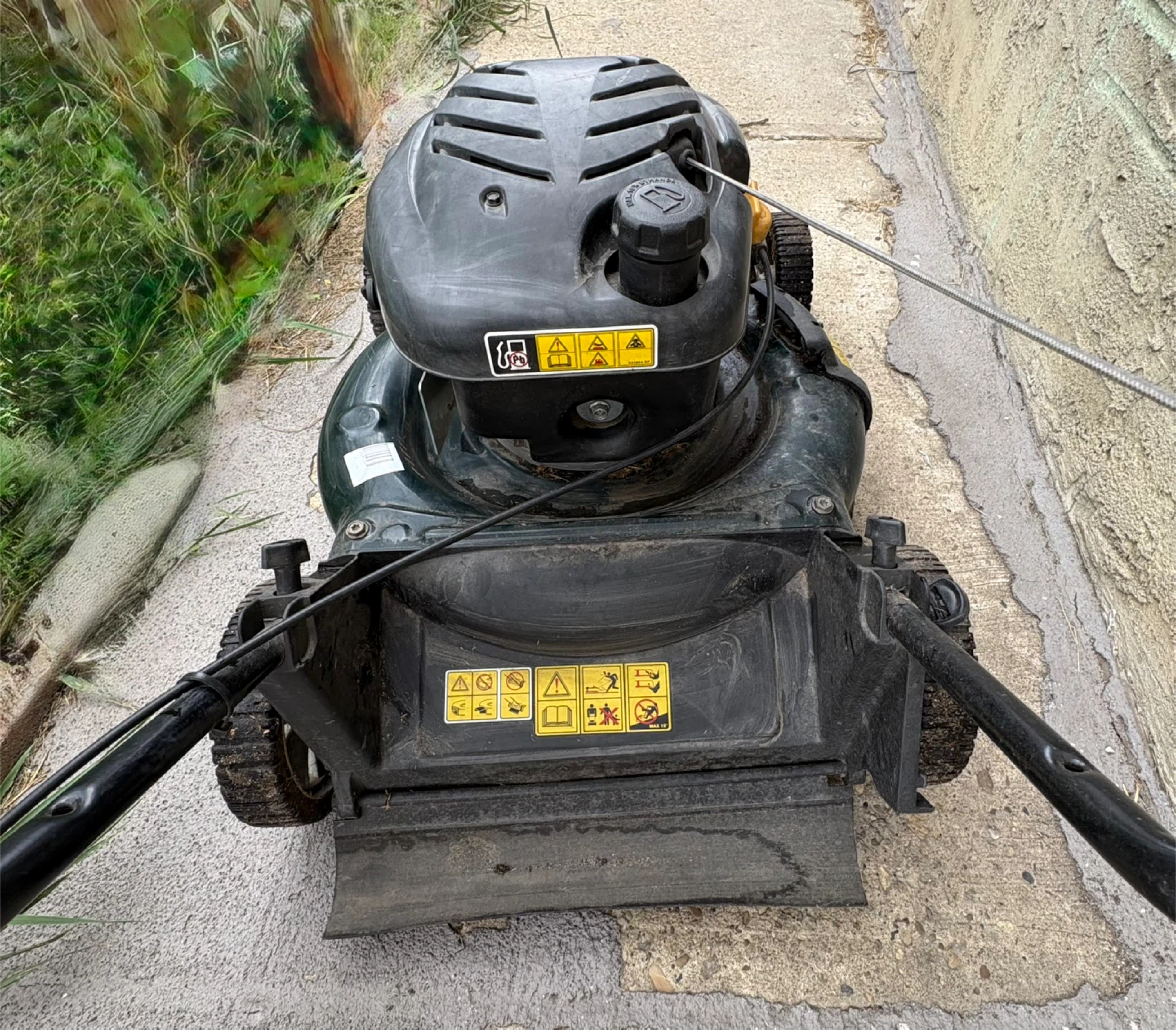 Gas powered Lawnmower - photo 2