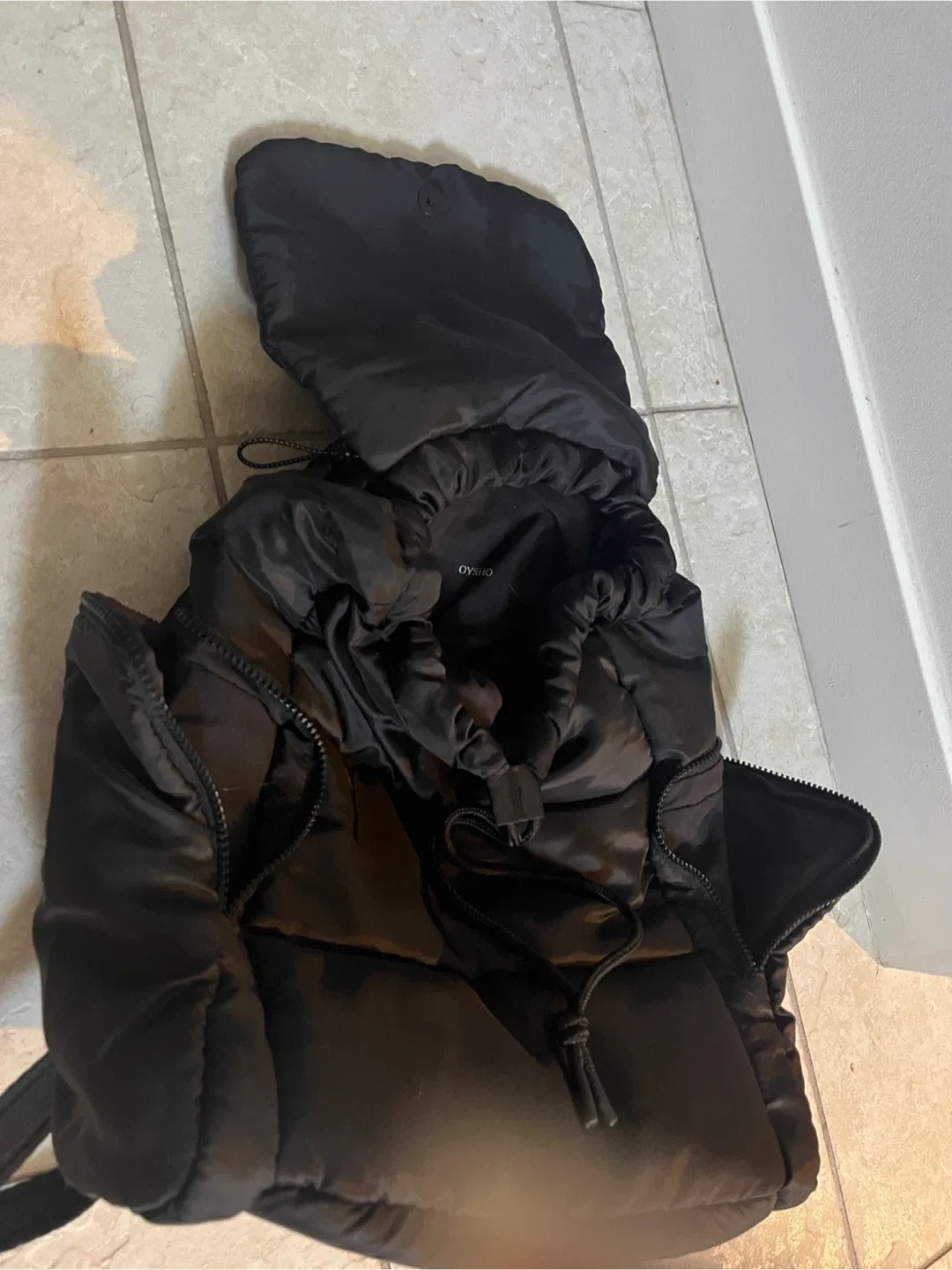 Oysho Black Puffer Backpack image indicator(2)