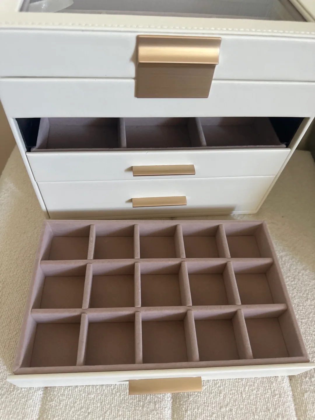 Cream Jewelry Box image indicator(3)